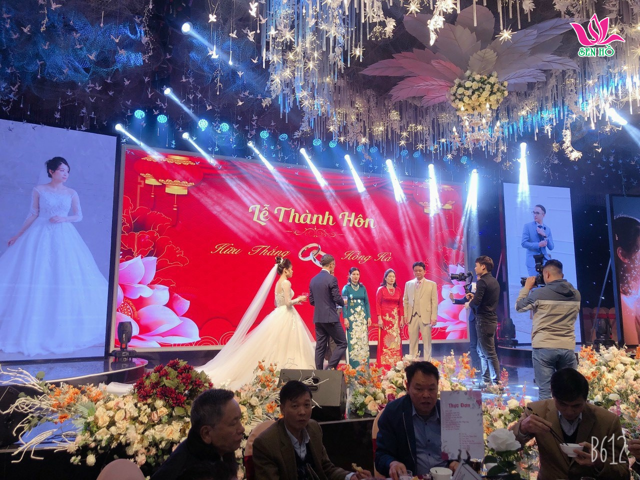 SEN HỒ - ĐIỂM ĐẾN HOÀN HẢO CHO MỘT ĐÁM CƯỚI CỔ TÍCH